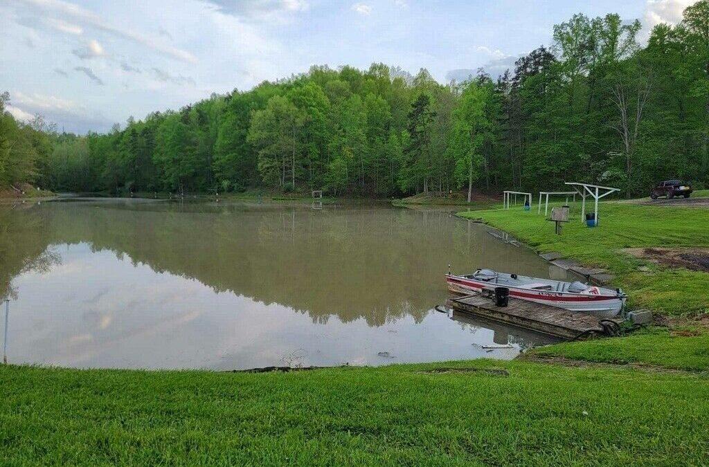 Off The Hook Fishing Lake